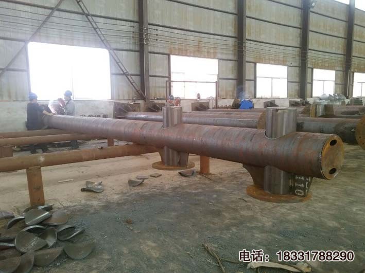 Φ273、Φ325懸臂式交通標(biāo)志桿加工廠家